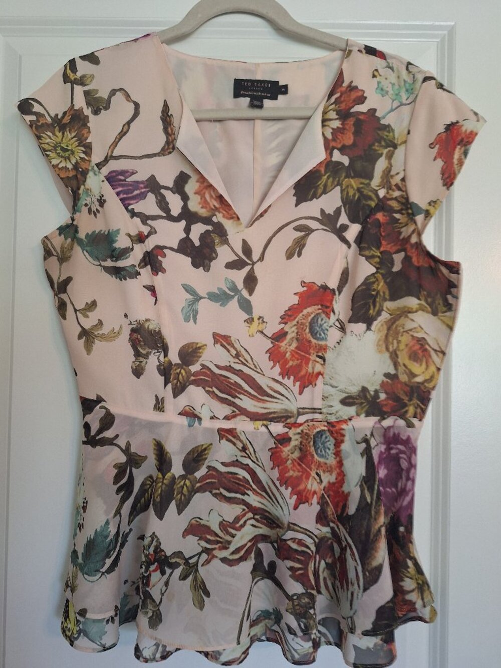 Ted Baker Peplum Floral Evelyn Top 8